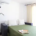 R&e Apartment *
